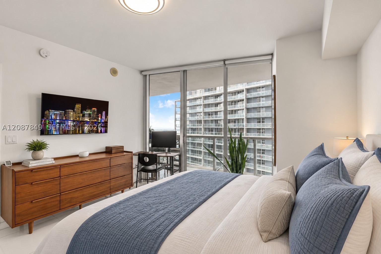475 Brickell Ave #3609, Miami FL 33131