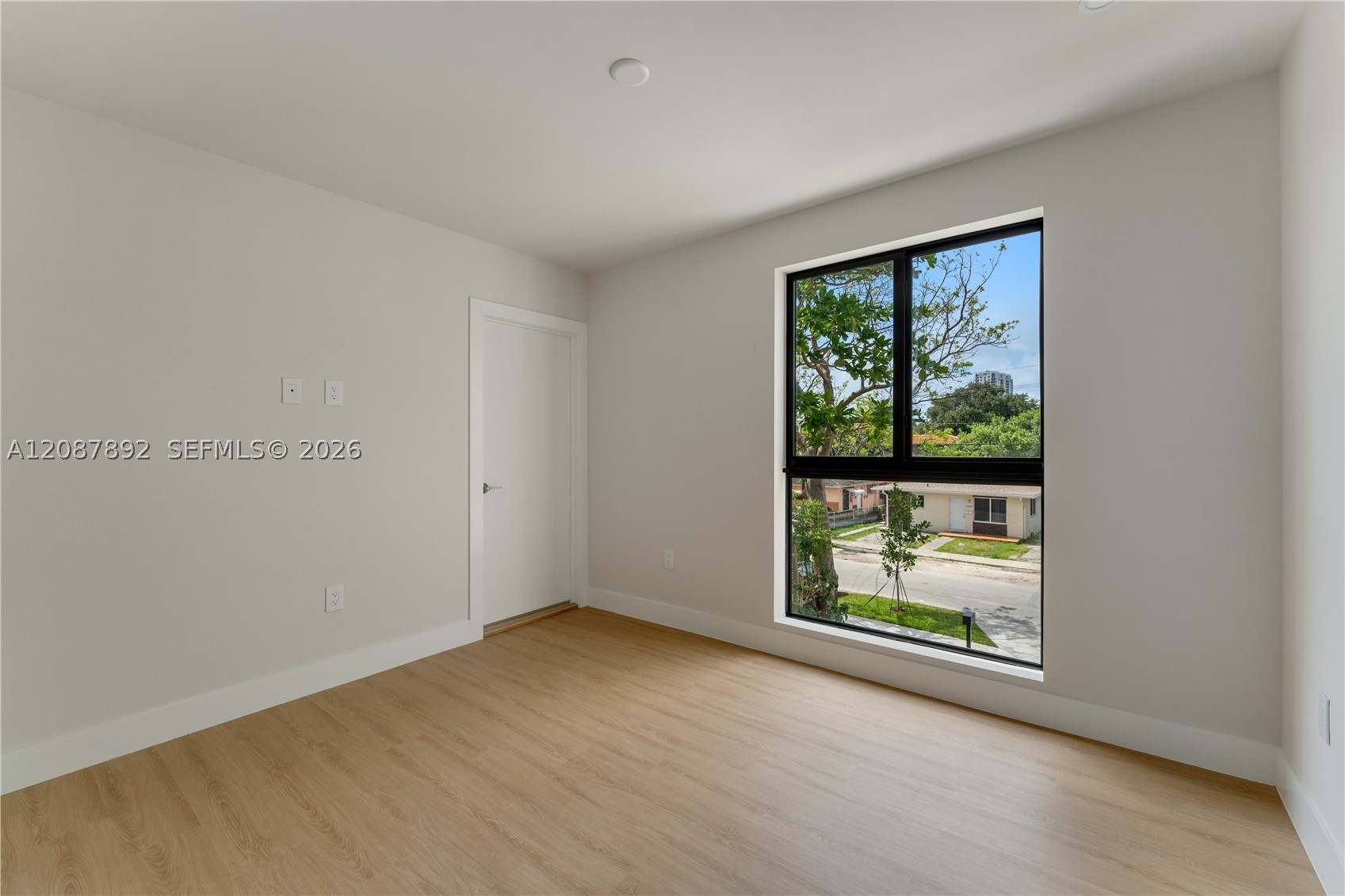1917 NW 17th ST #B, Miami FL 33125