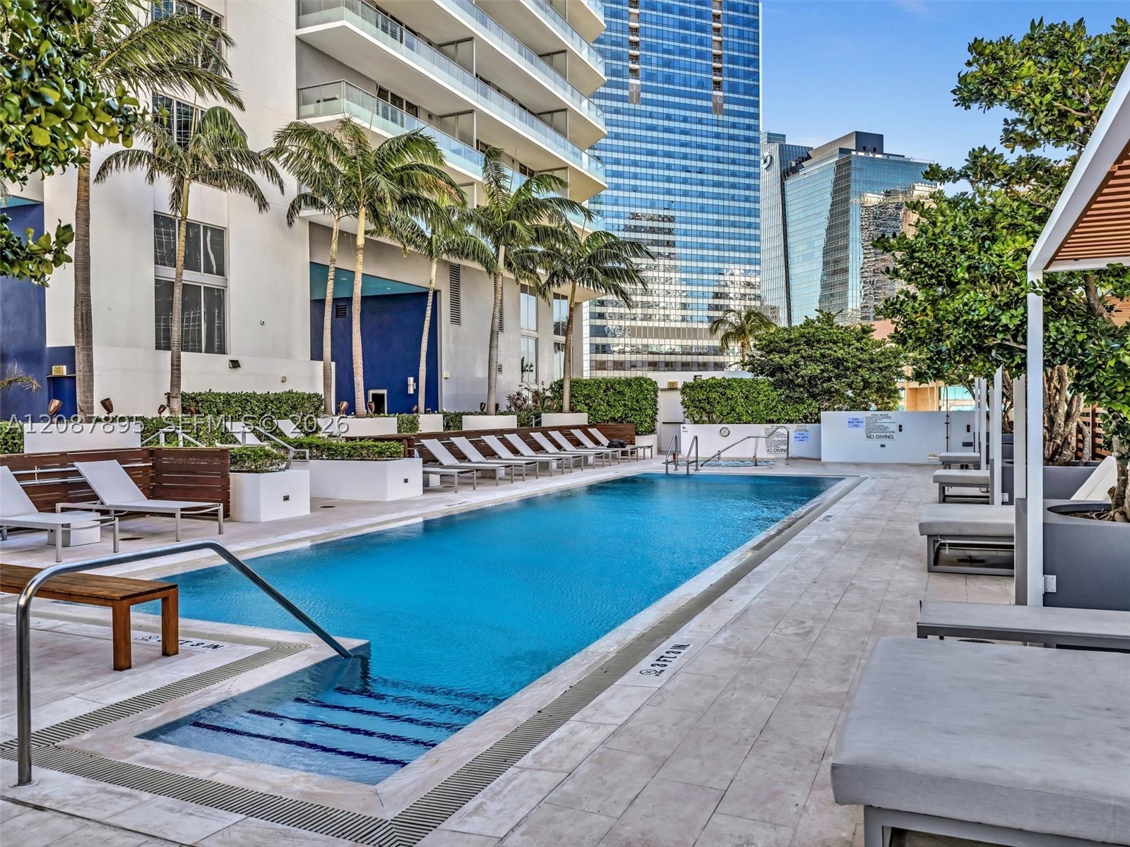 1300 NE Brickell Bay Dr #2905, Miami FL 33131