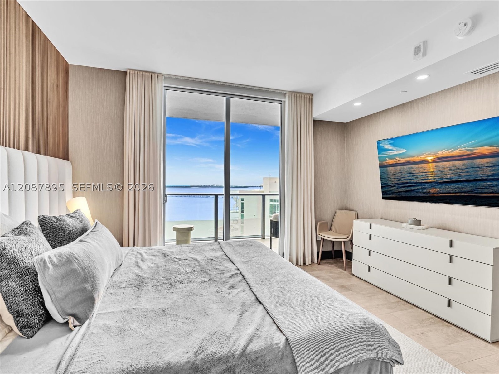 1300 NE Brickell Bay Dr #2905, Miami FL 33131