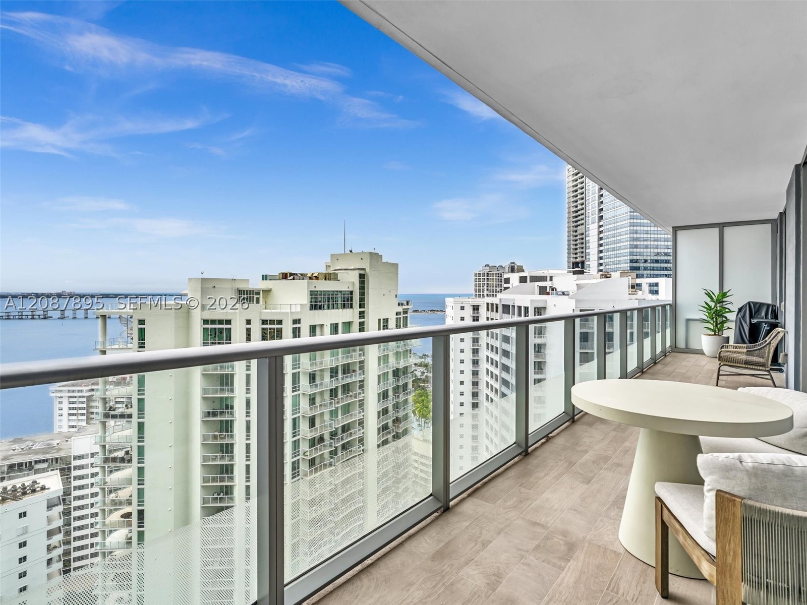 1300 NE Brickell Bay Dr #2905, Miami FL 33131