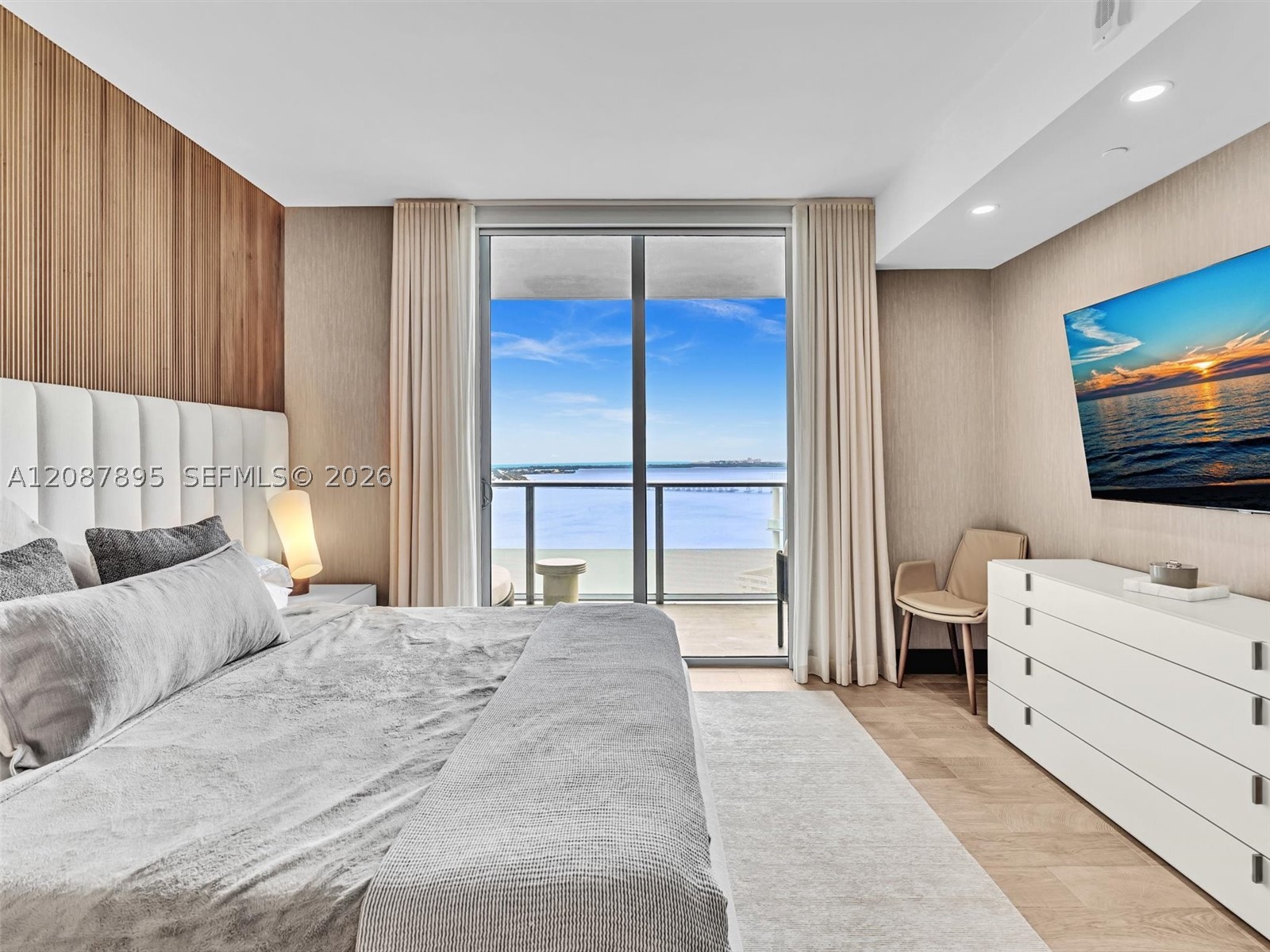1300 NE Brickell Bay Dr #2905, Miami FL 33131