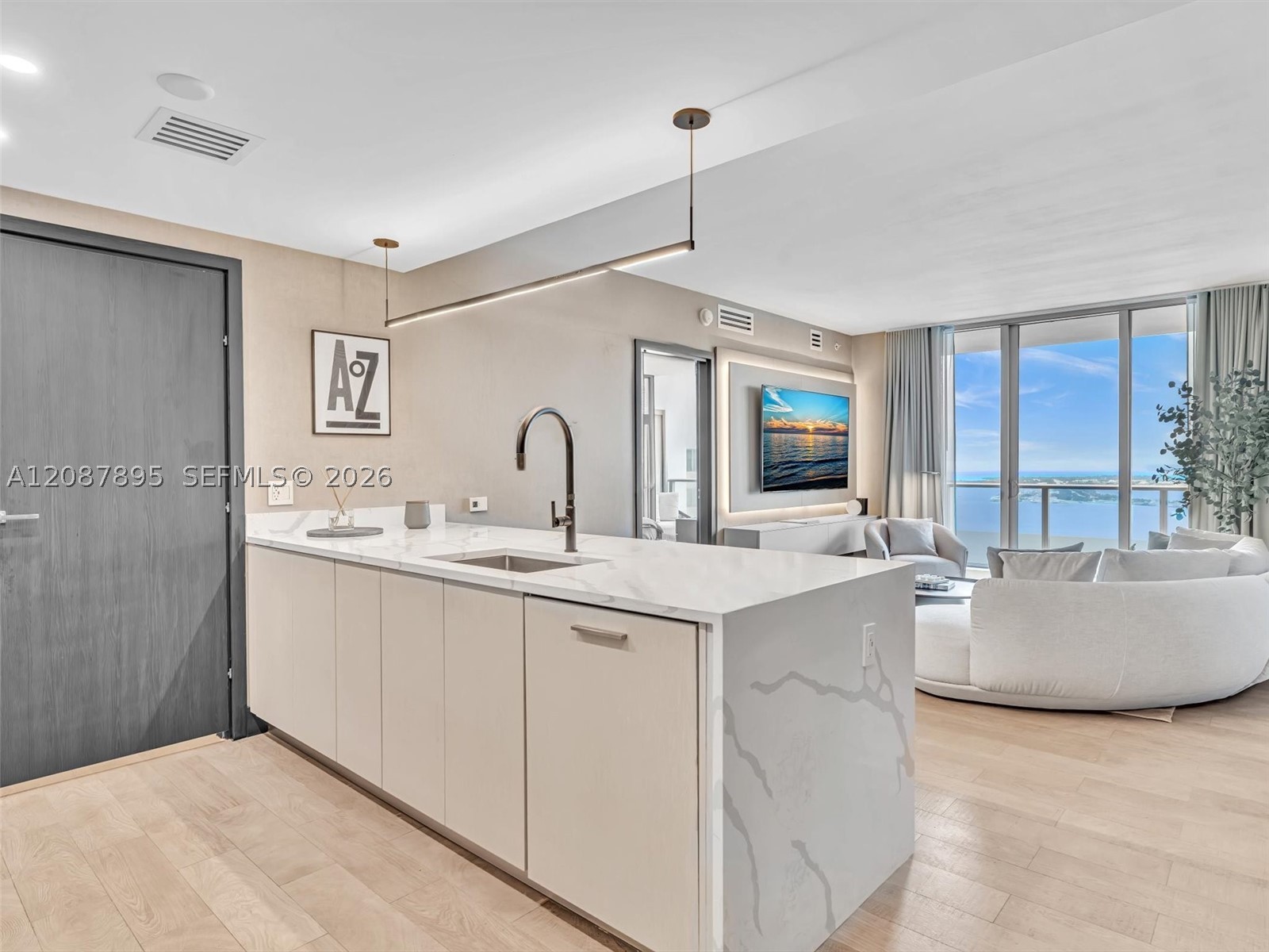1300 NE Brickell Bay Dr #2905, Miami FL 33131