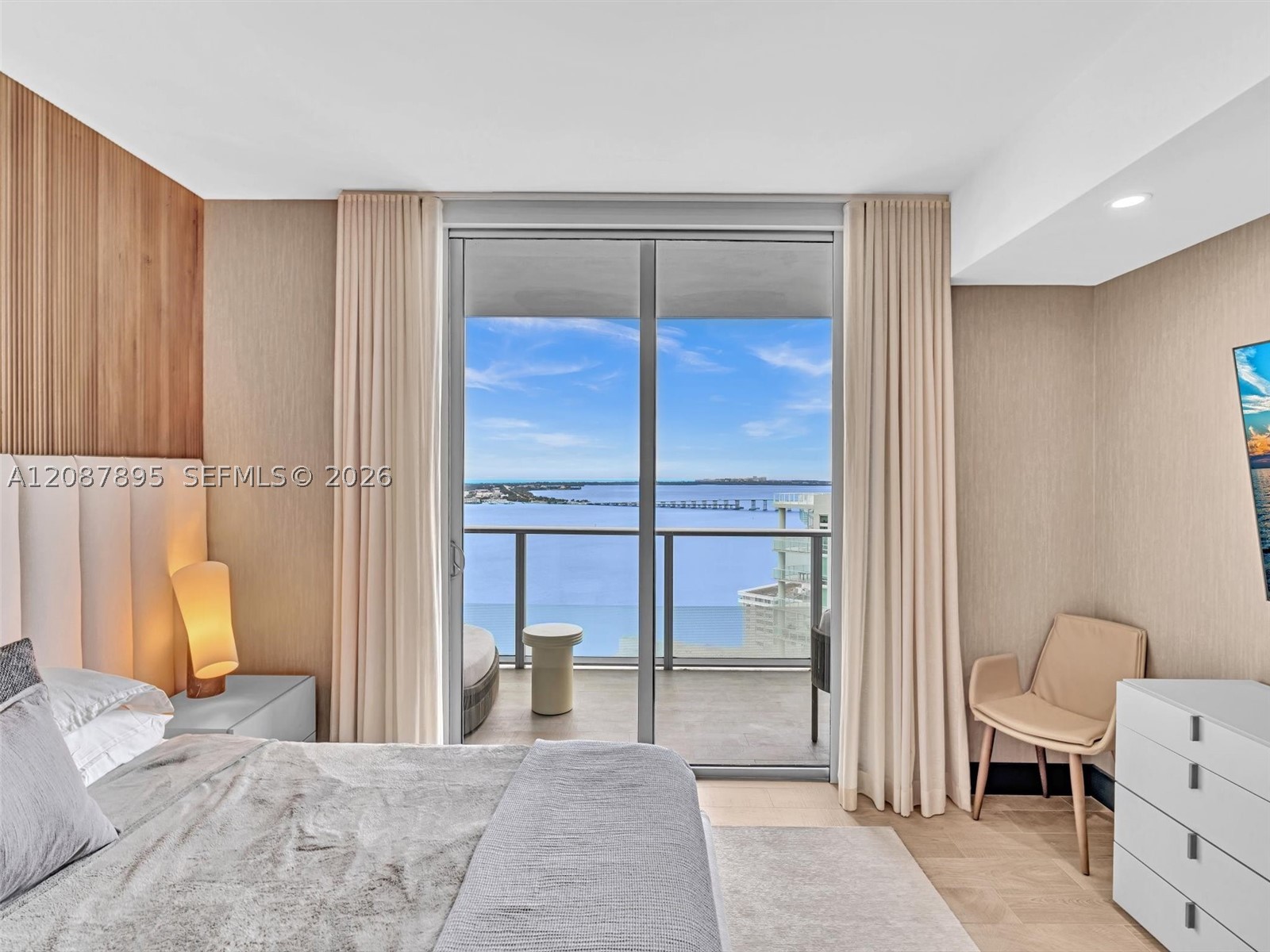 1300 NE Brickell Bay Dr #2905, Miami FL 33131