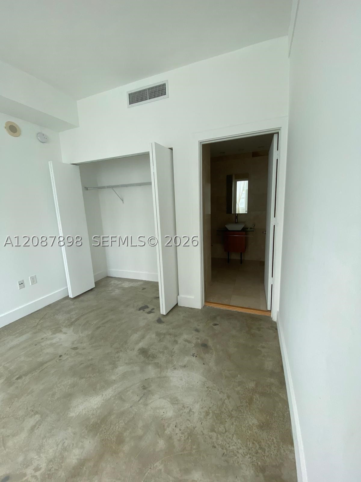 234 NE 3rd St #1701, Miami FL 33132