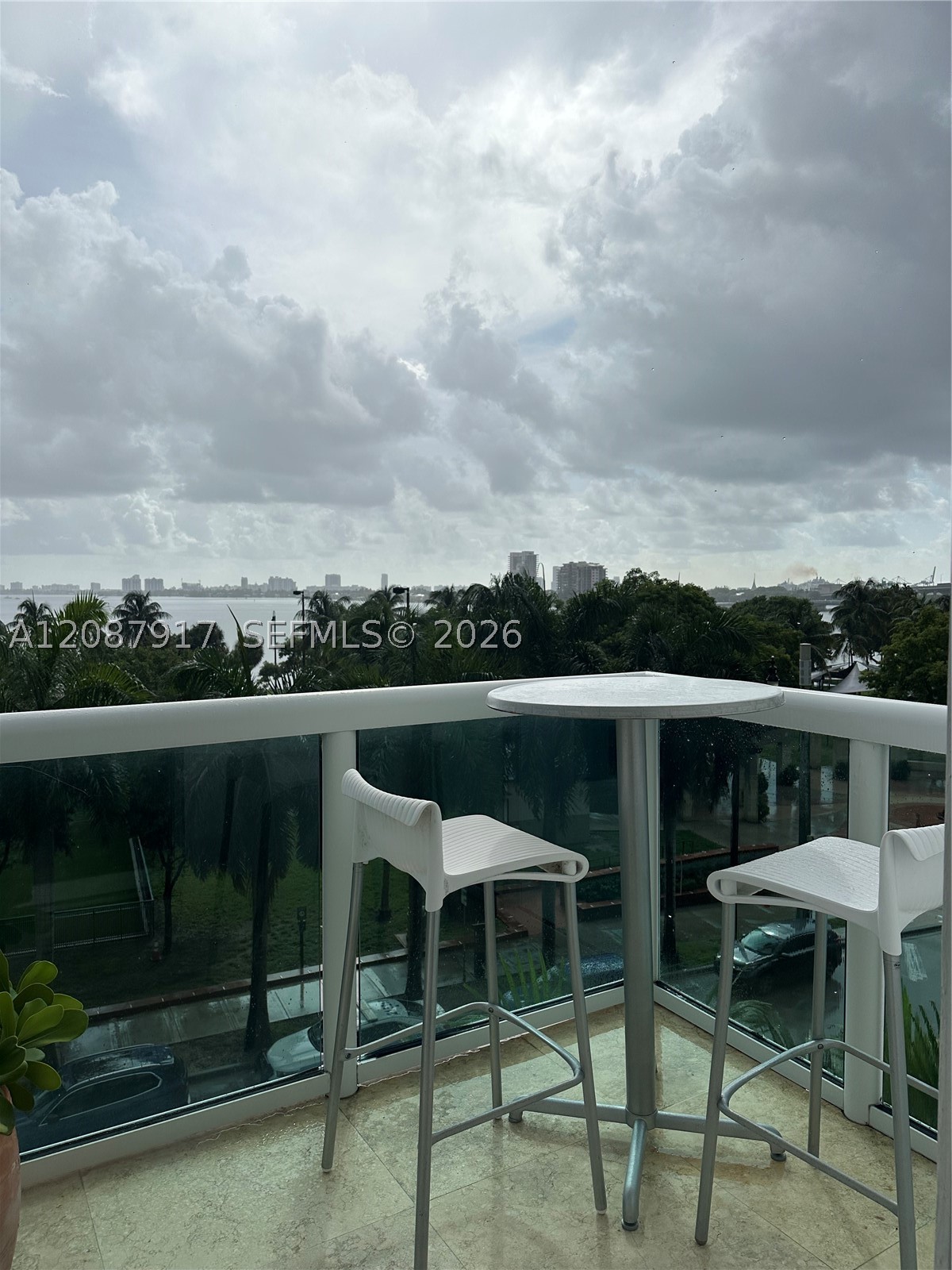 Miami FL 33132 - A12087917