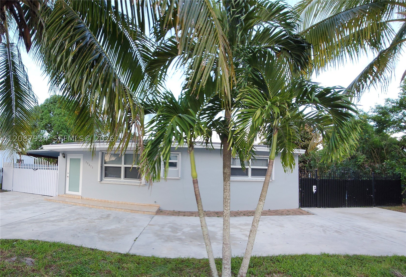 19015 NW 44th Ct, Miami Gardens FL 33055