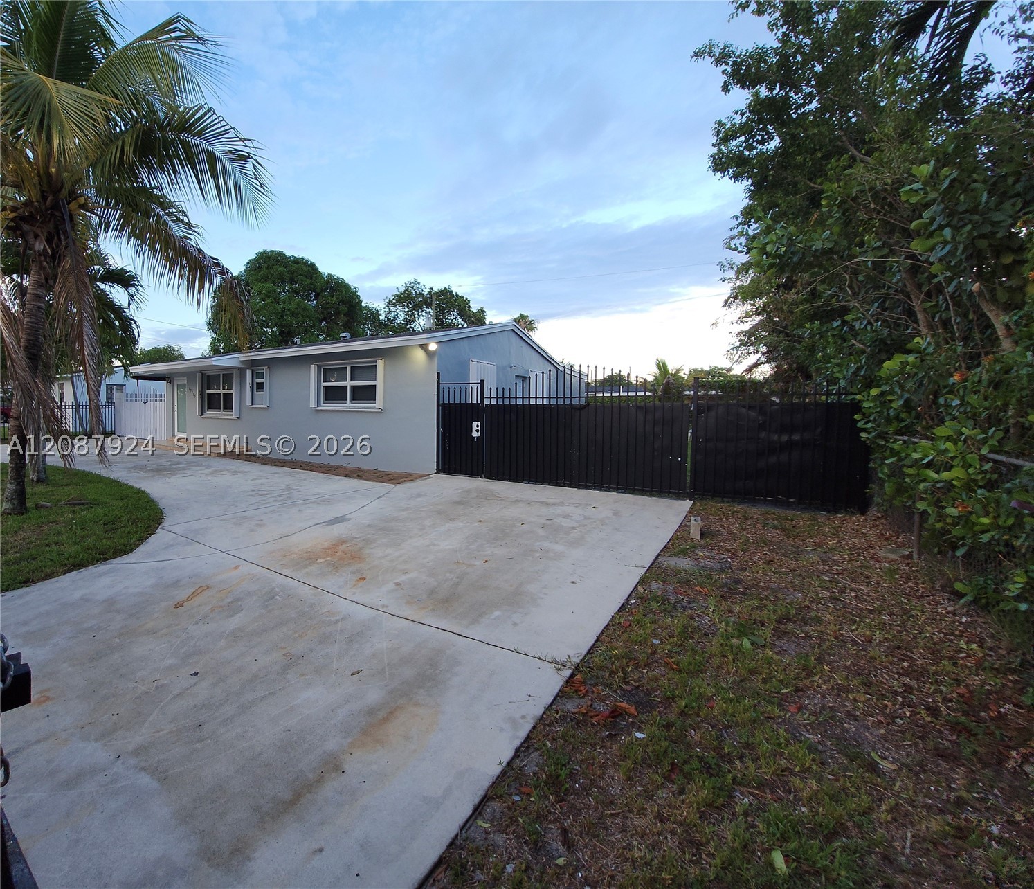 19015 NW 44th Ct, Miami Gardens FL 33055