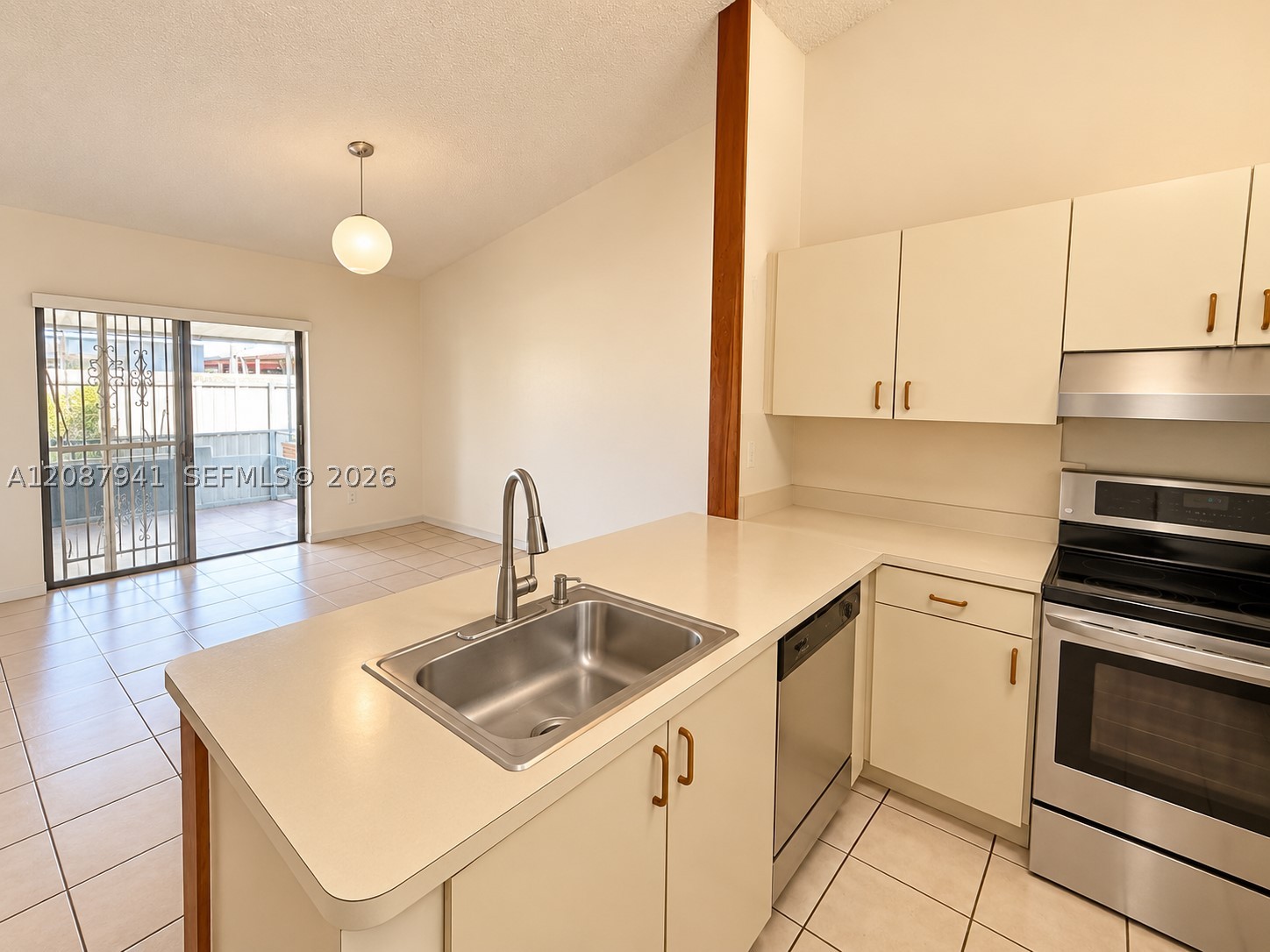 12796 NW 102 CT, Hialeah Gardens FL 33018