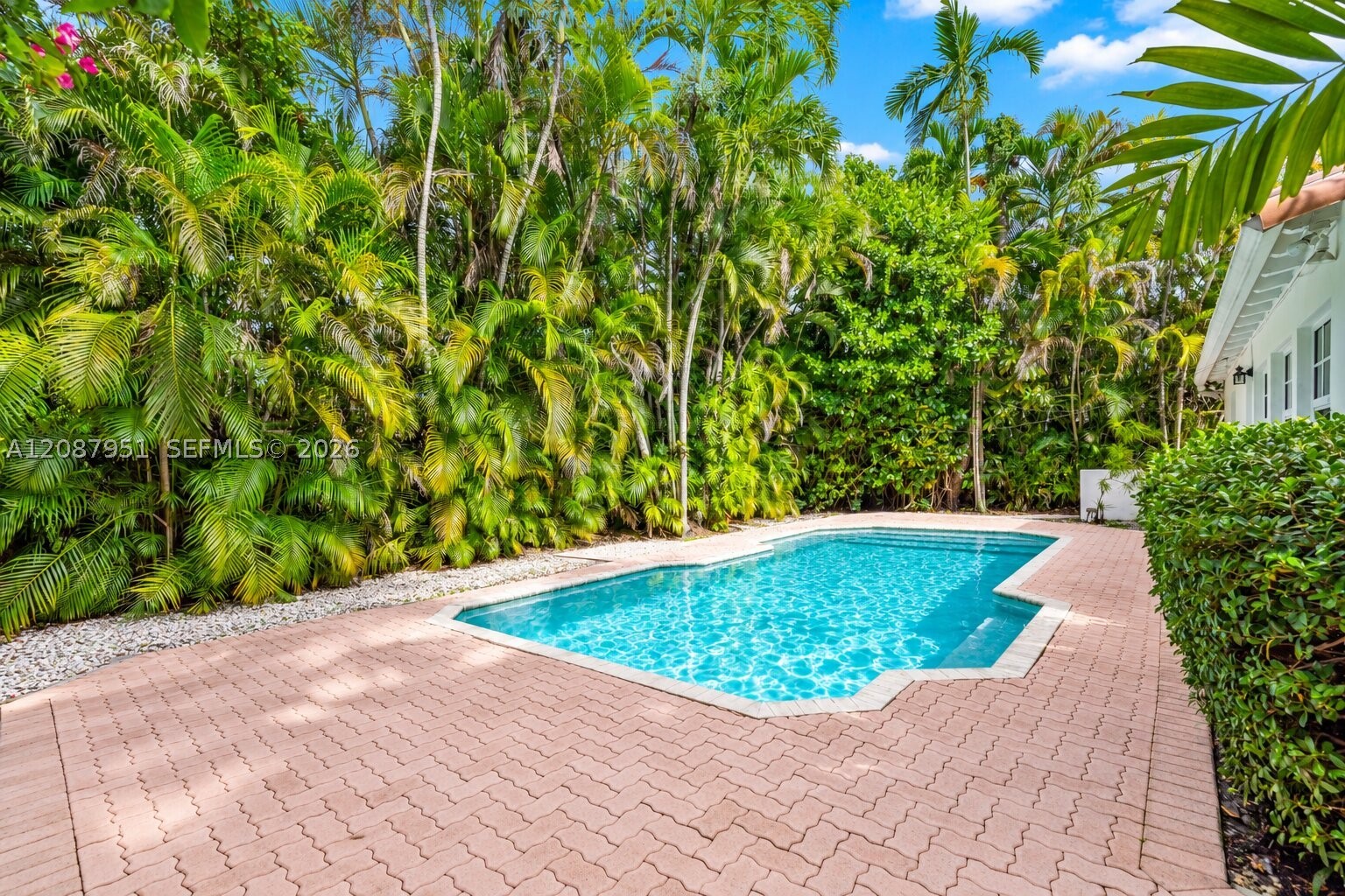 836 Alberca St, Coral Gables FL 33134
