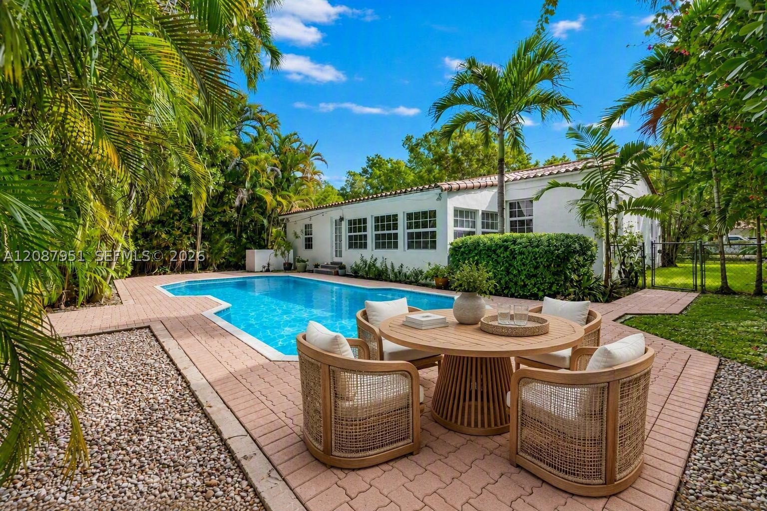 836 Alberca St, Coral Gables FL 33134