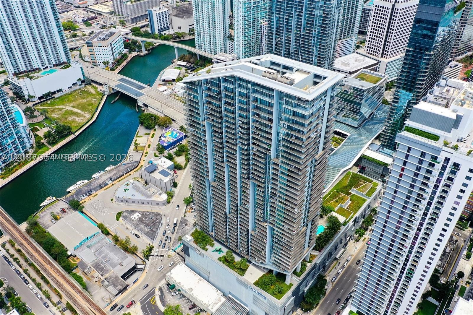 88 SW 7th St #904, Miami FL 33130