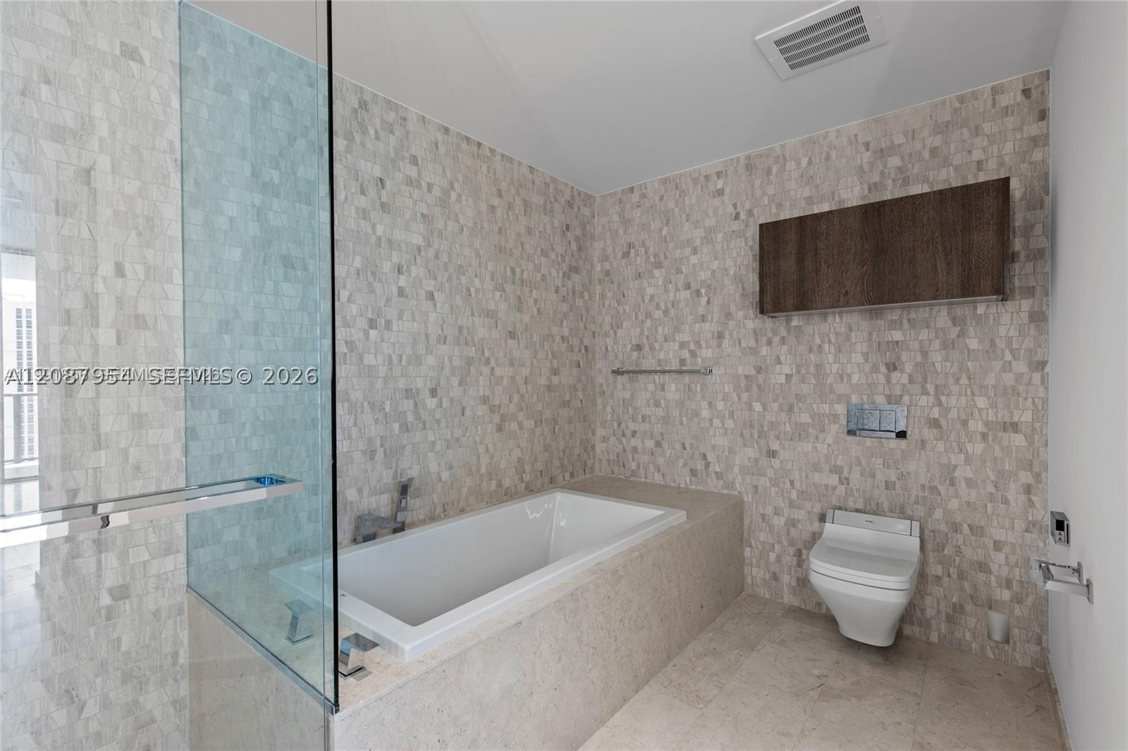 88 SW 7th St #904, Miami FL 33130