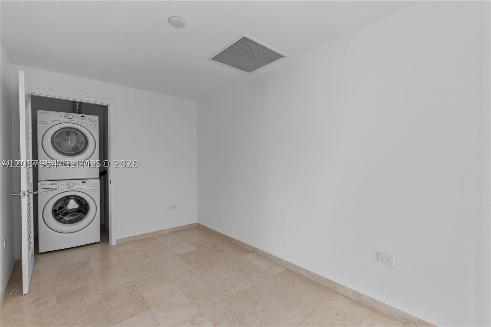 88 SW 7th St #904, Miami FL 33130