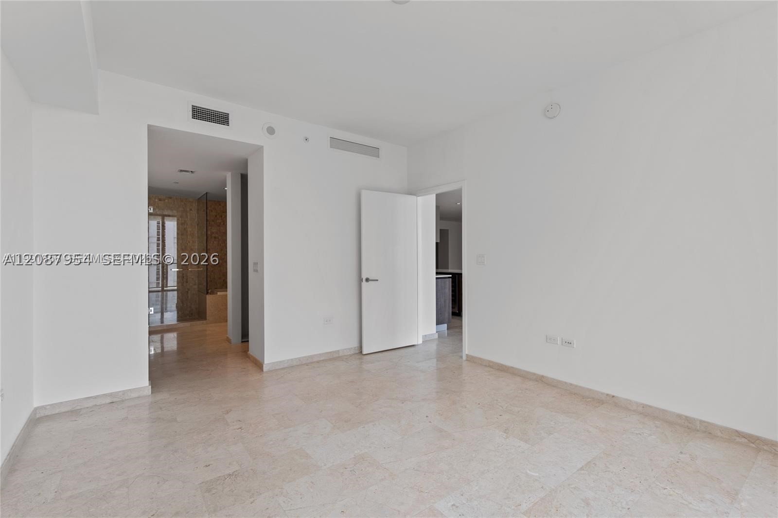 88 SW 7th St #904, Miami FL 33130