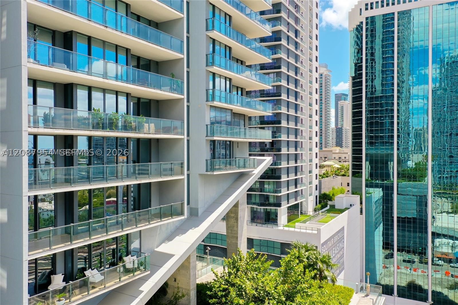 88 SW 7th St #904, Miami FL 33130