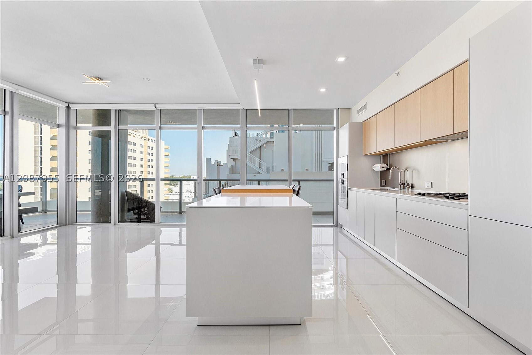 3737 Collins Ave #S-804, Miami Beach FL 33140