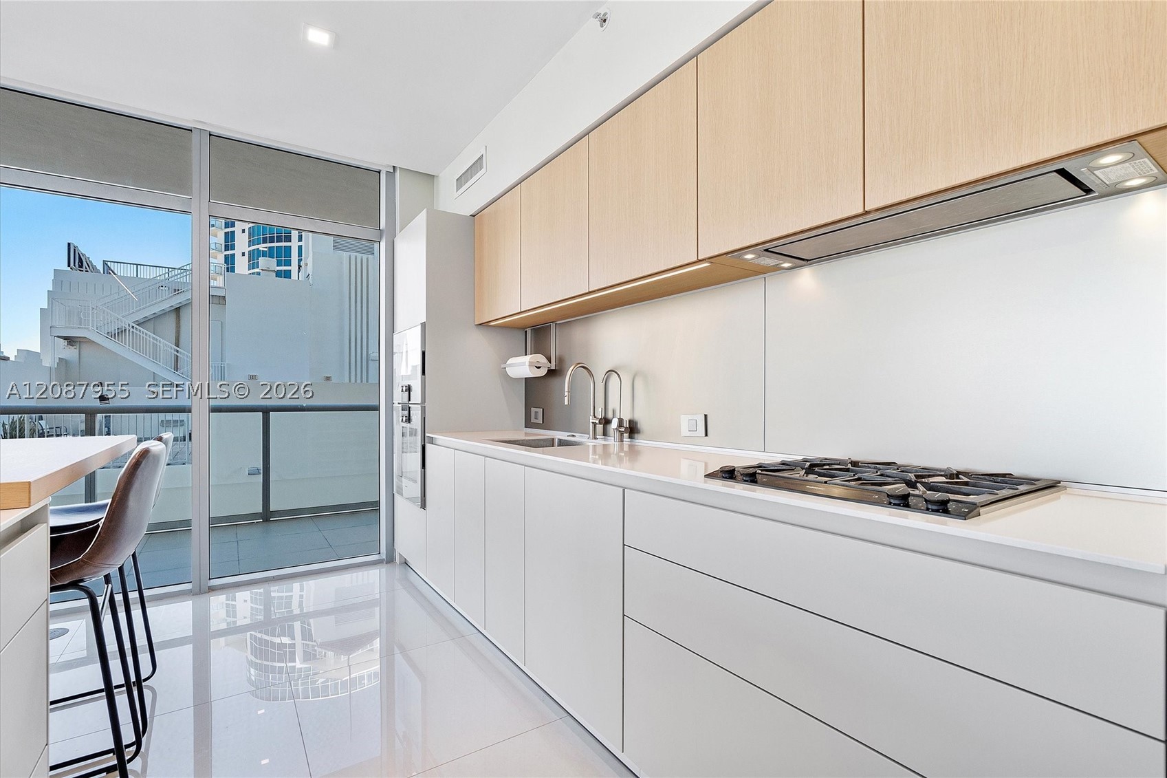 3737 Collins Ave #S-804, Miami Beach FL 33140