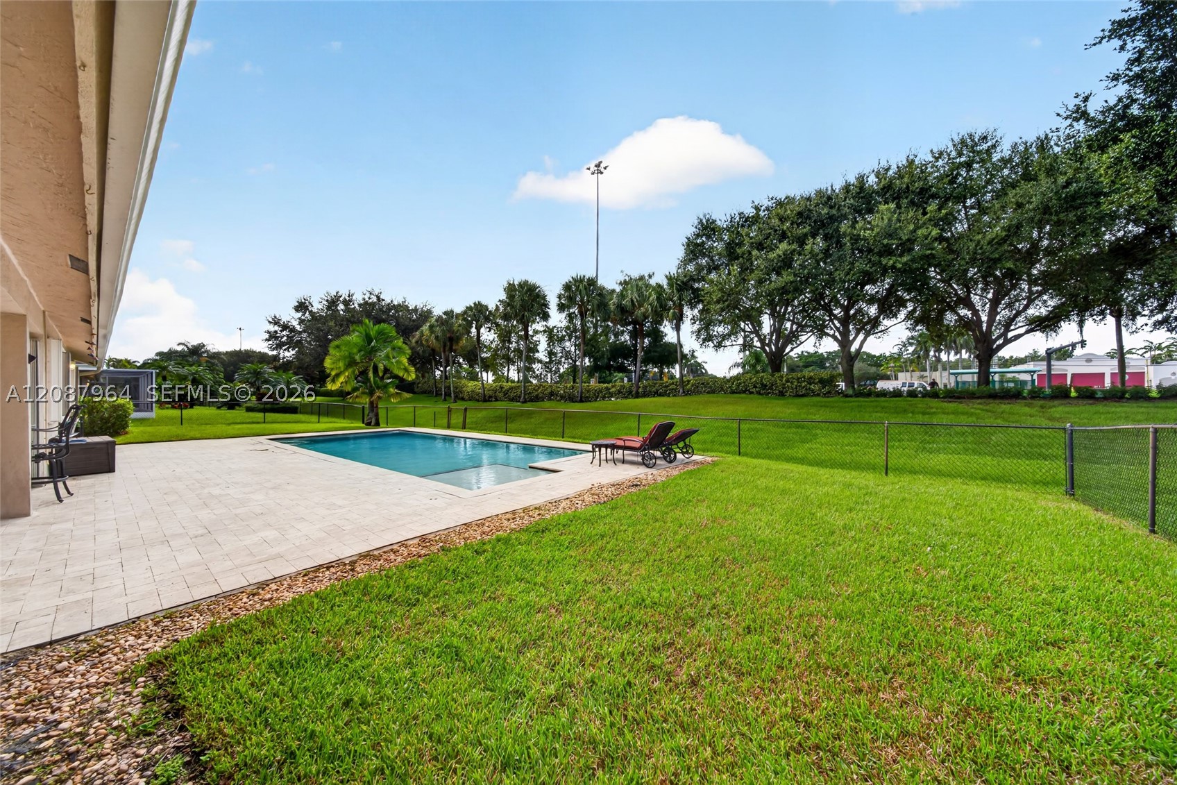 19960 NW 2nd St, Pembroke Pines FL 33029