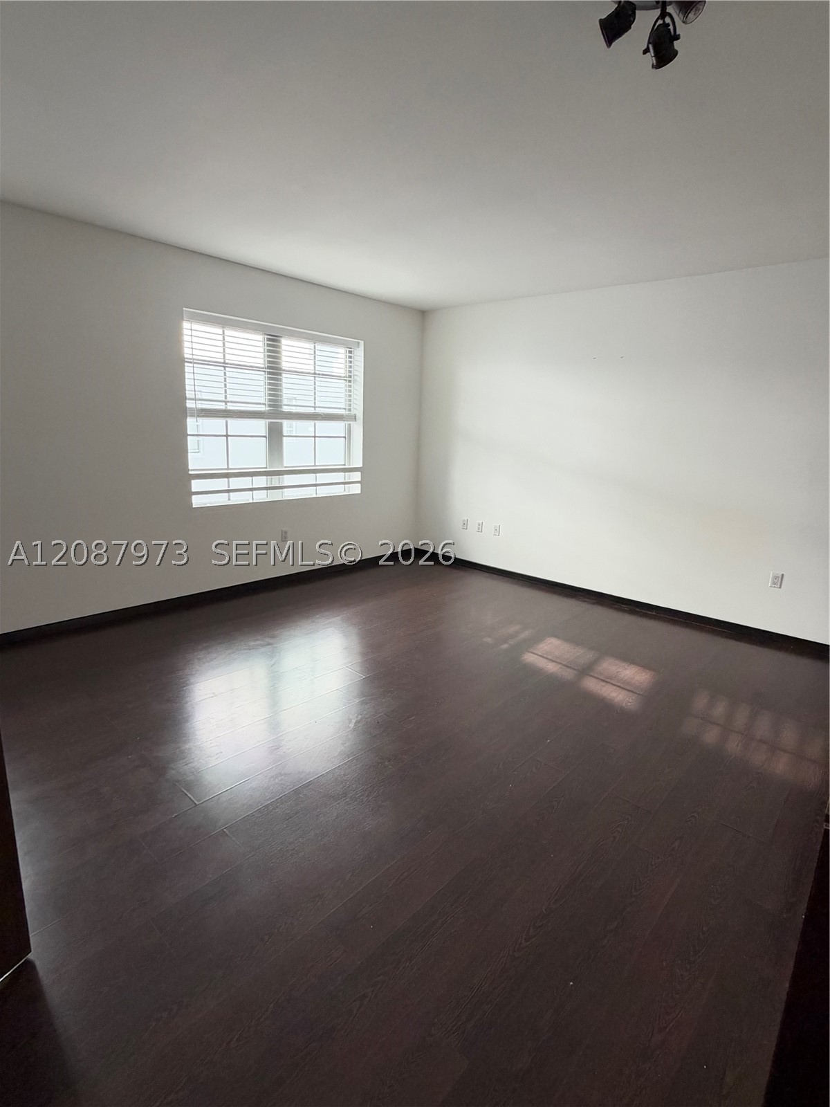 435 21st St #303, Miami Beach FL 33139