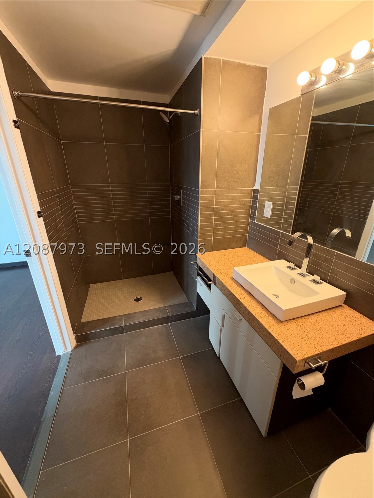 435 21st St #303, Miami Beach FL 33139