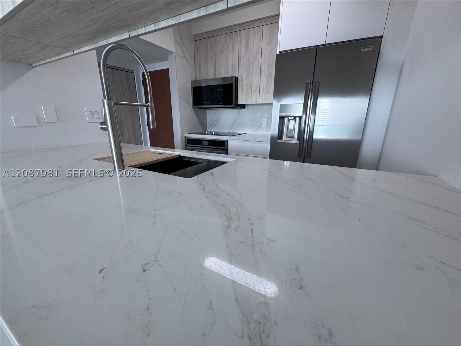 31 SE 5th St #2009, Miami FL 33131