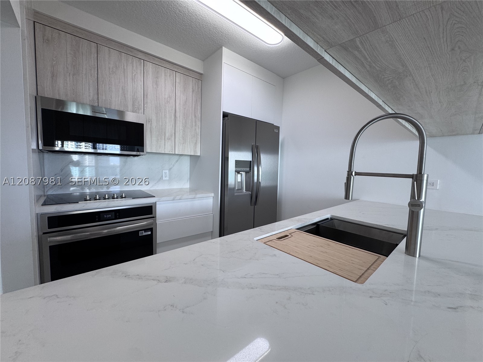 31 SE 5th St #2009, Miami FL 33131