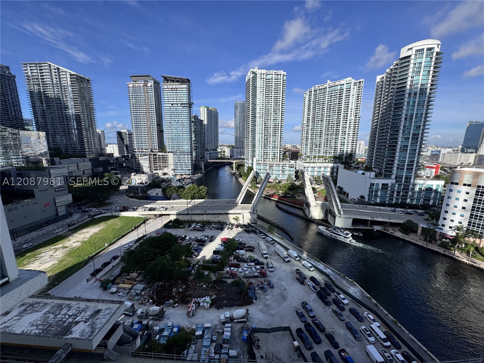 31 SE 5th St #2009, Miami FL 33131