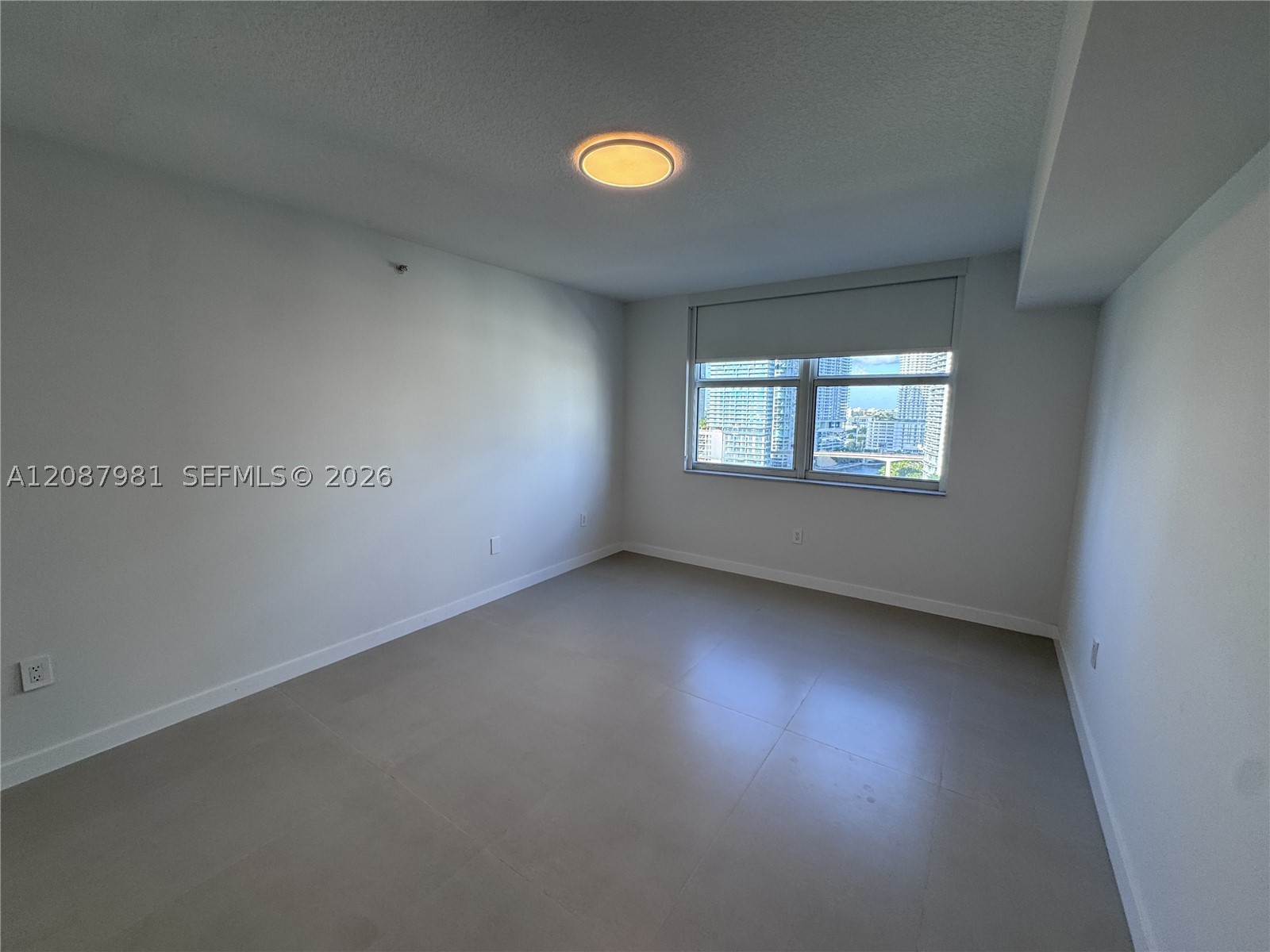 31 SE 5th St #2009, Miami FL 33131
