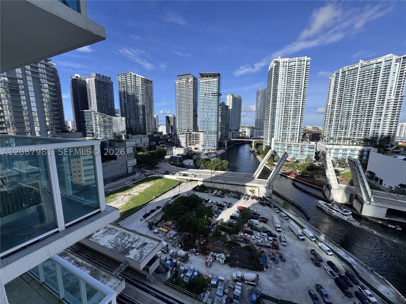31 SE 5th St #2009, Miami FL 33131