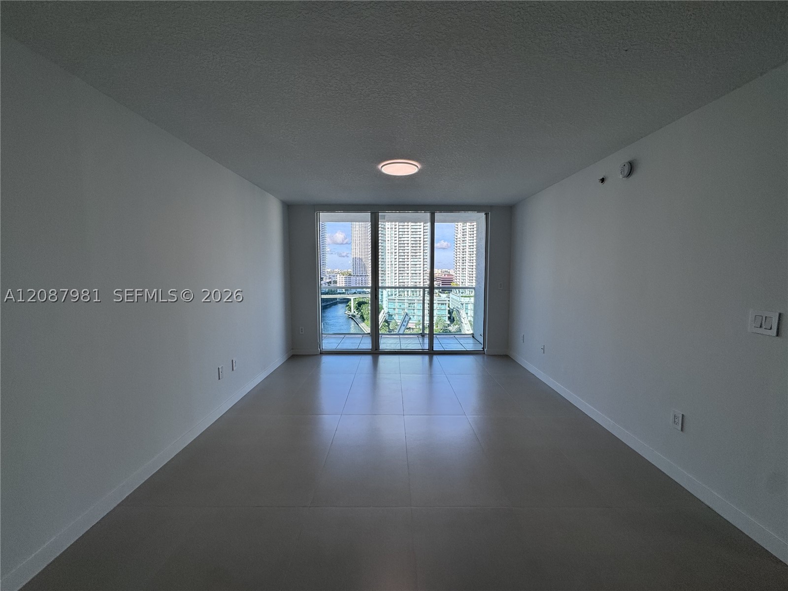 31 SE 5th St #2009, Miami FL 33131