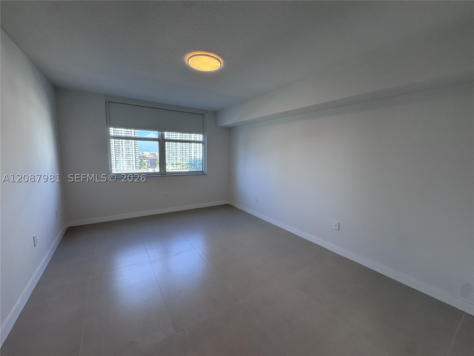 31 SE 5th St #2009, Miami FL 33131