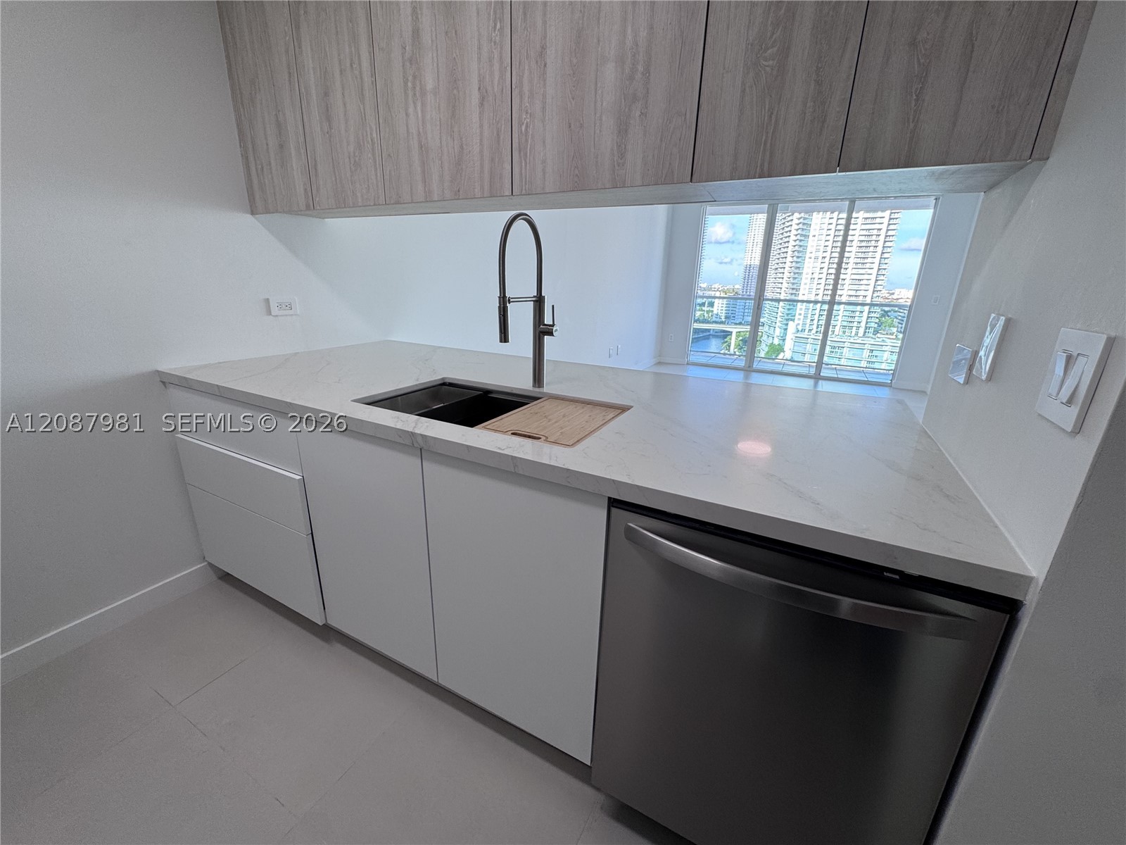 31 SE 5th St #2009, Miami FL 33131