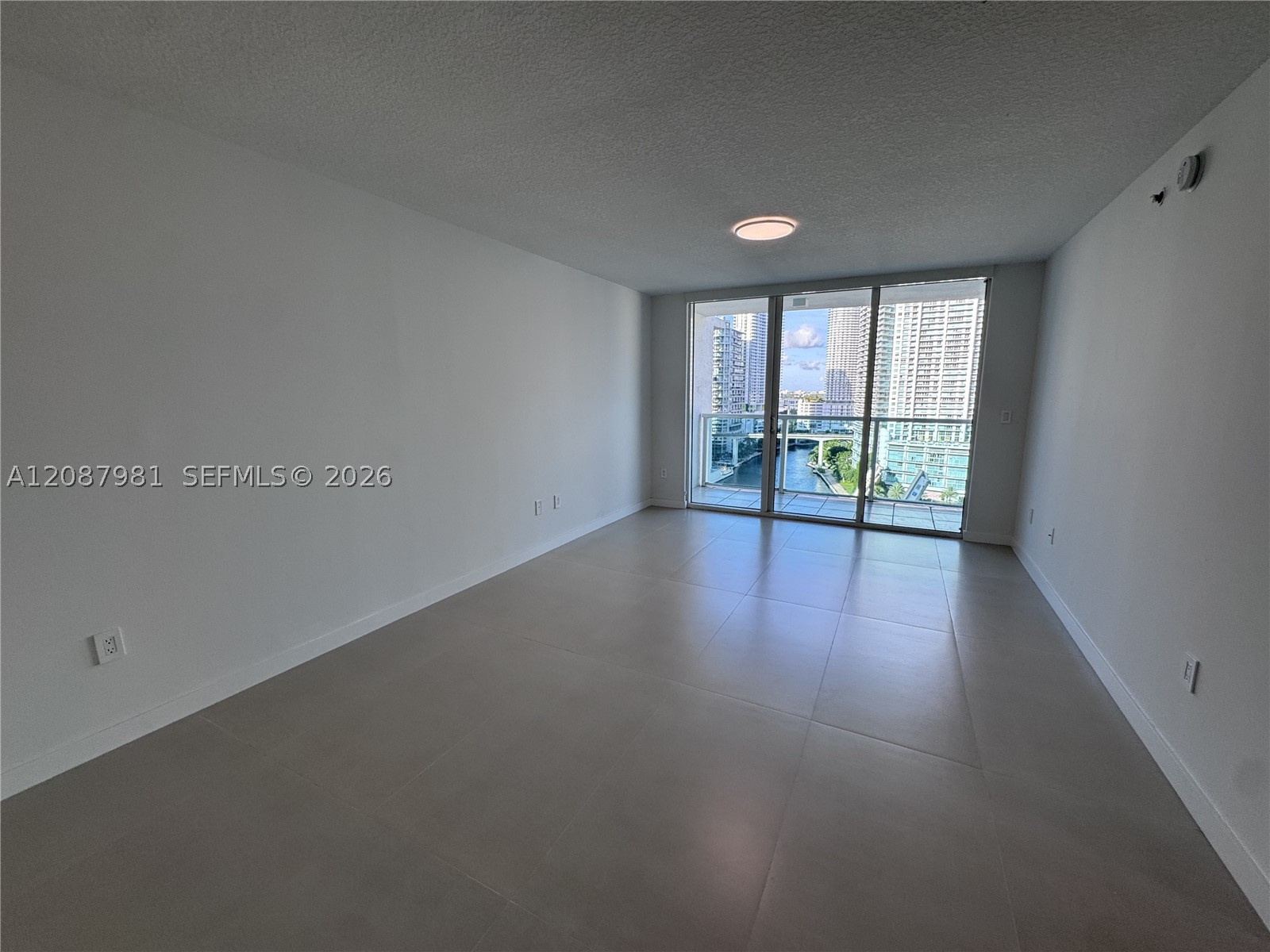 31 SE 5th St #2009, Miami FL 33131