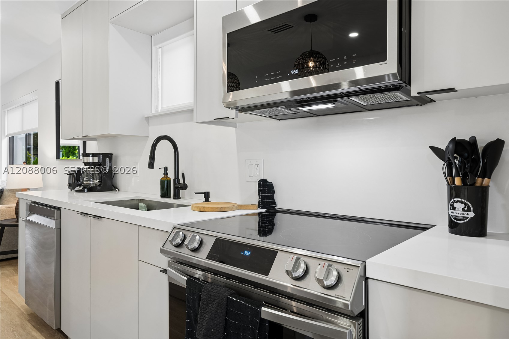 3737 Frow Ave, Miami FL 33133