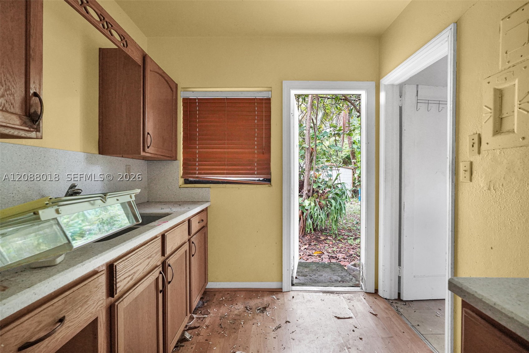424 Minola Dr, Miami Springs FL 33166