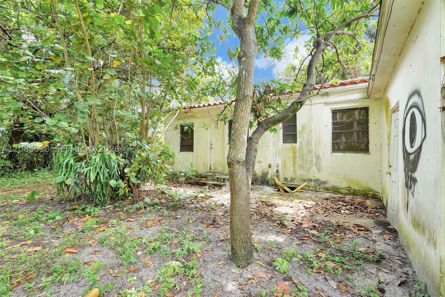 424 Minola Dr, Miami Springs FL 33166