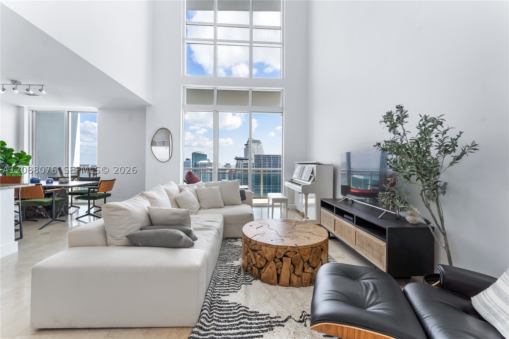 950 Brickell Bay Dr #5506, Miami FL 33131