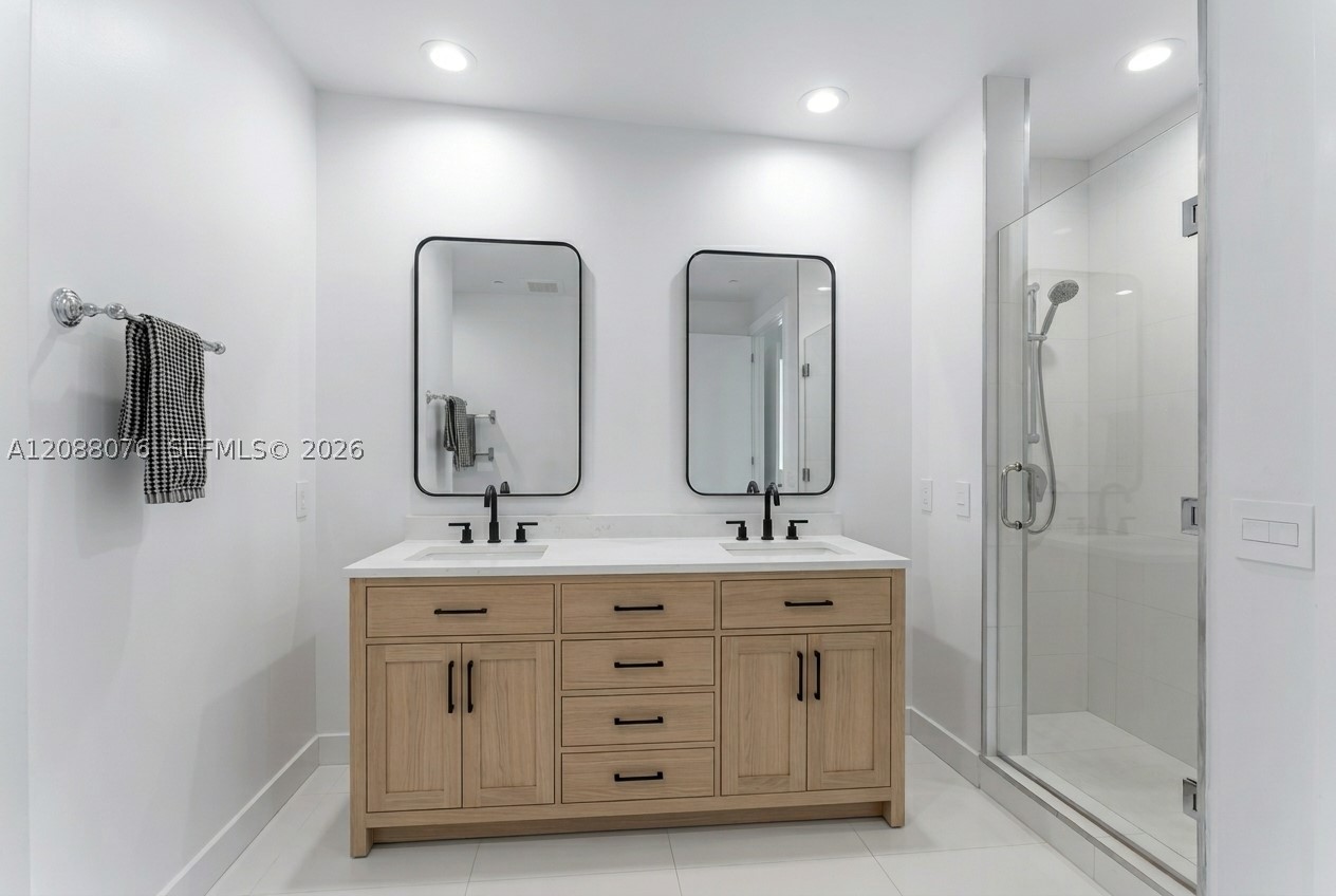 950 Brickell Bay Dr #5506, Miami FL 33131