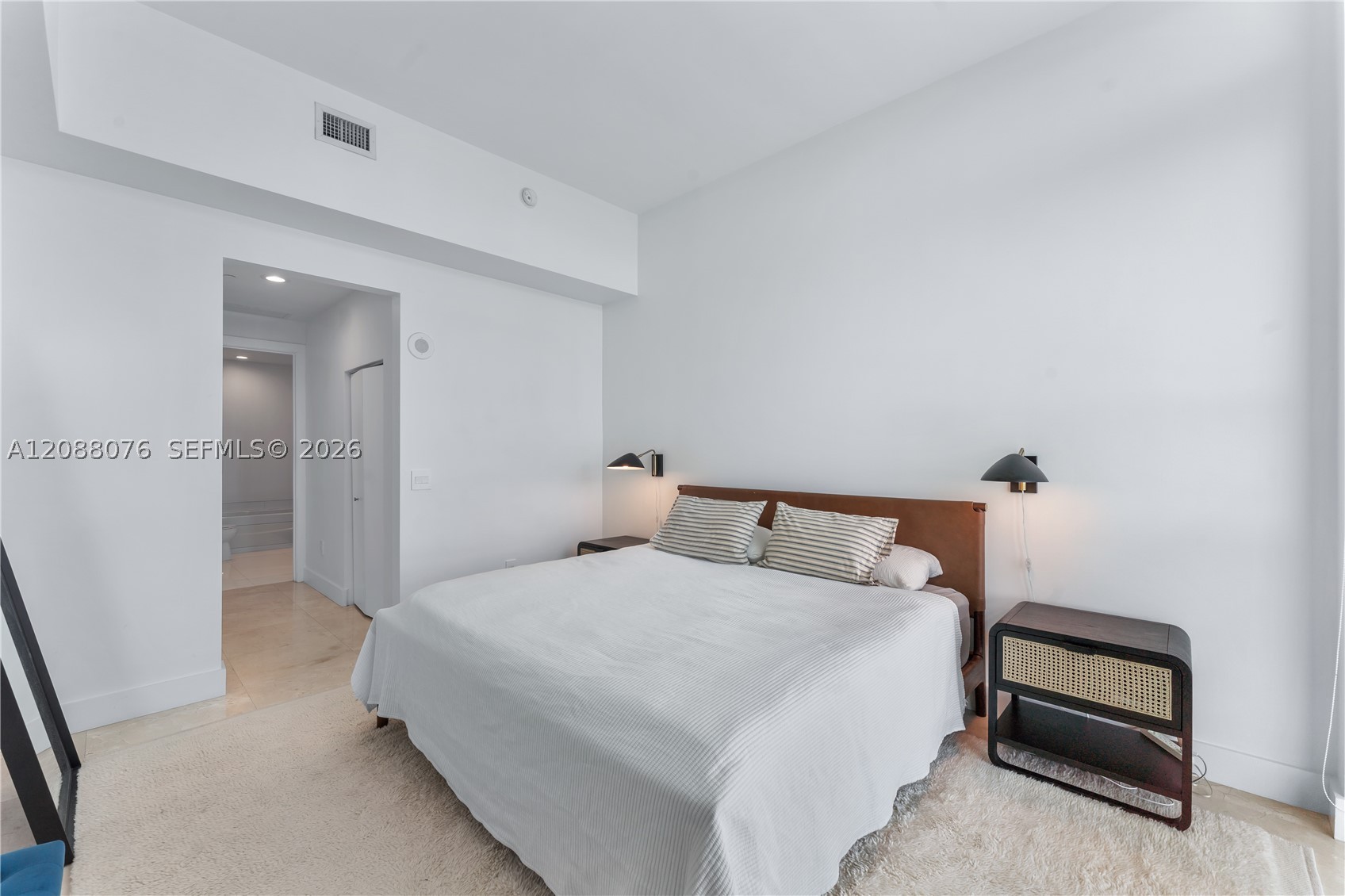 950 Brickell Bay Dr #5506, Miami FL 33131
