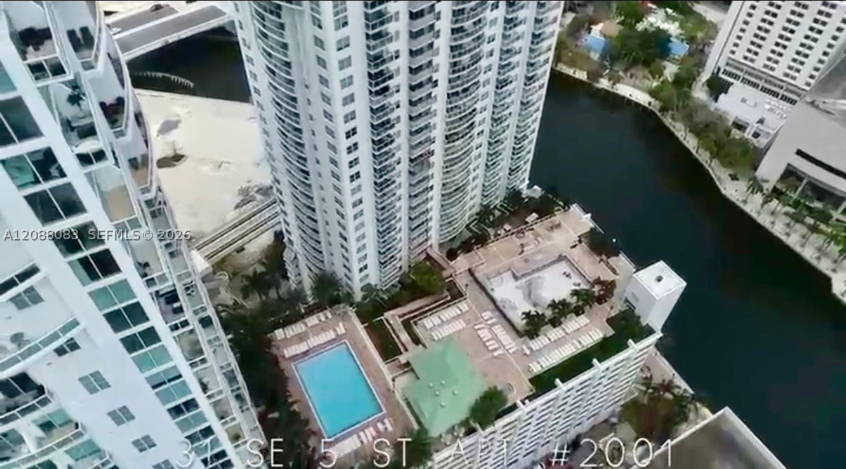 31 SE 5th St #2001, Miami FL 33131