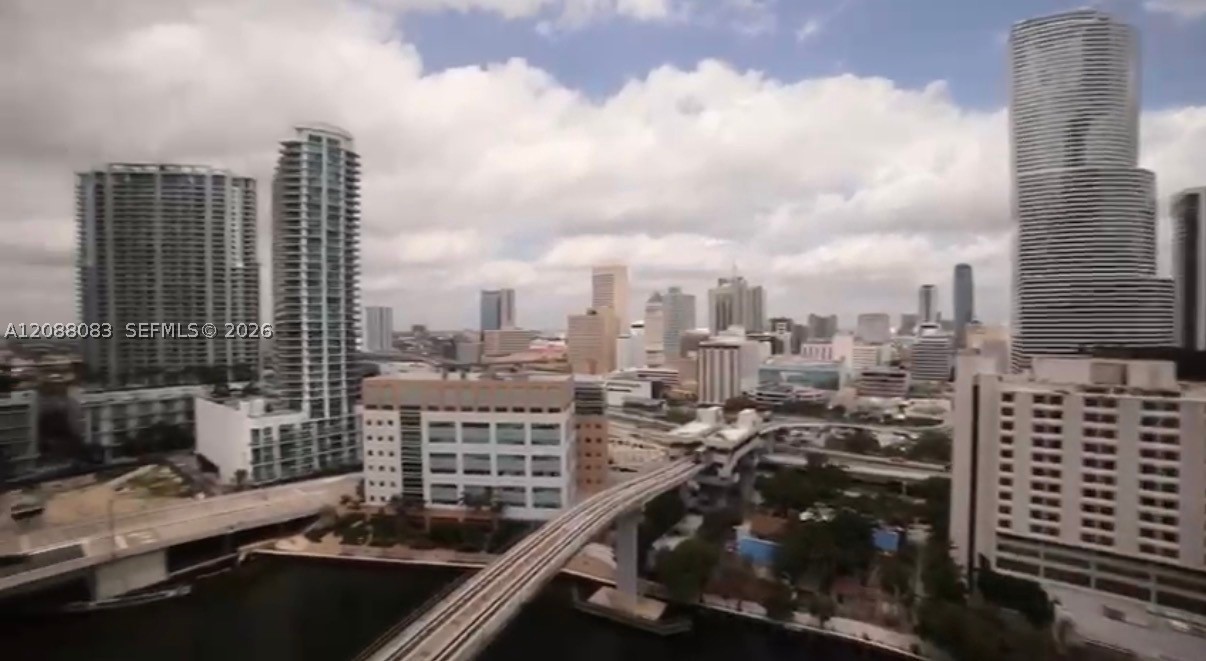 31 SE 5th St #2001, Miami FL 33131