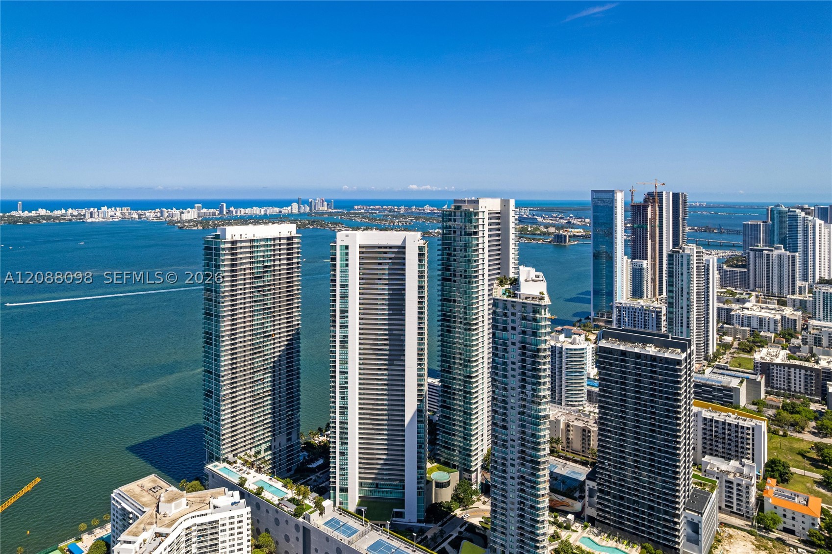 650 NE 32nd St #UPH5302, Miami FL 33137