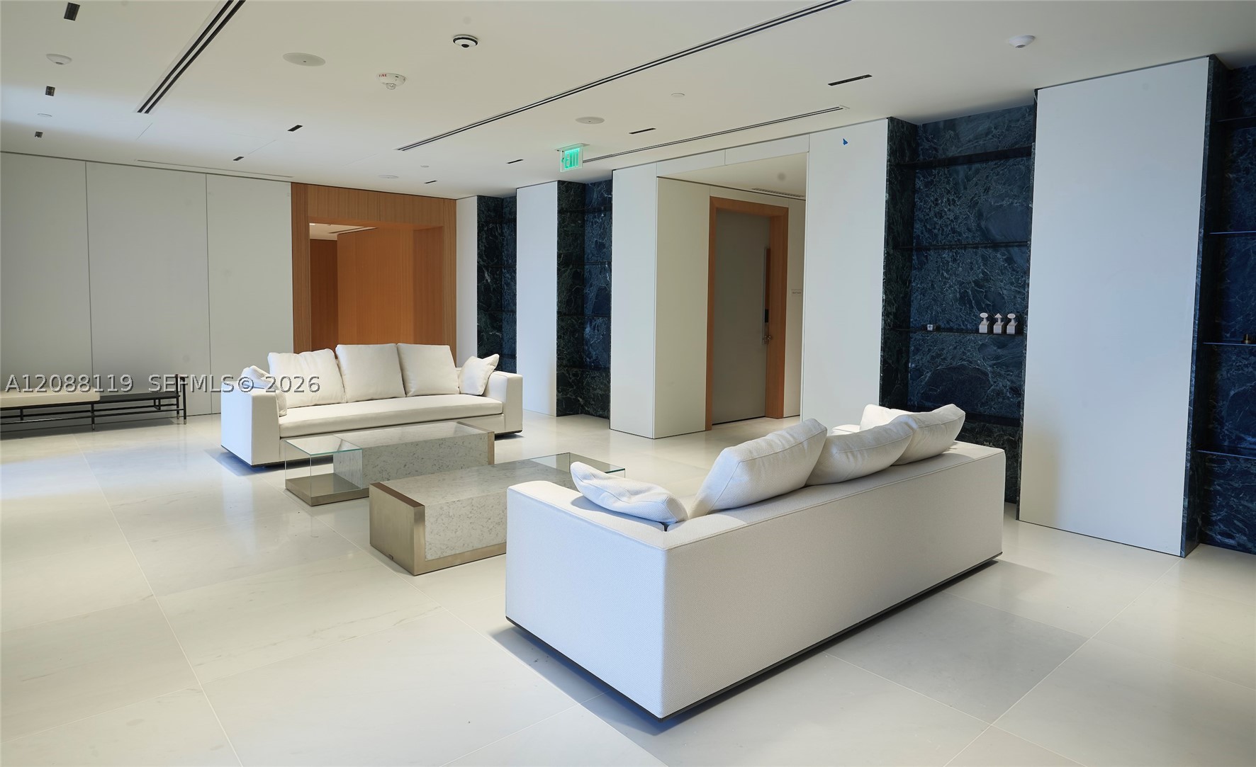 300 Biscayne Boulevard Way #4007W, Miami FL 33131