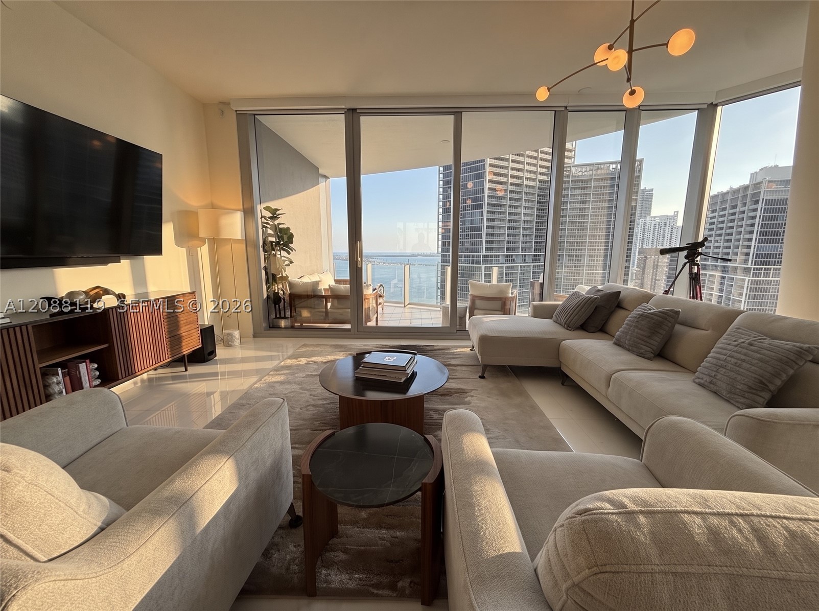 300 Biscayne Boulevard Way #4007W, Miami FL 33131