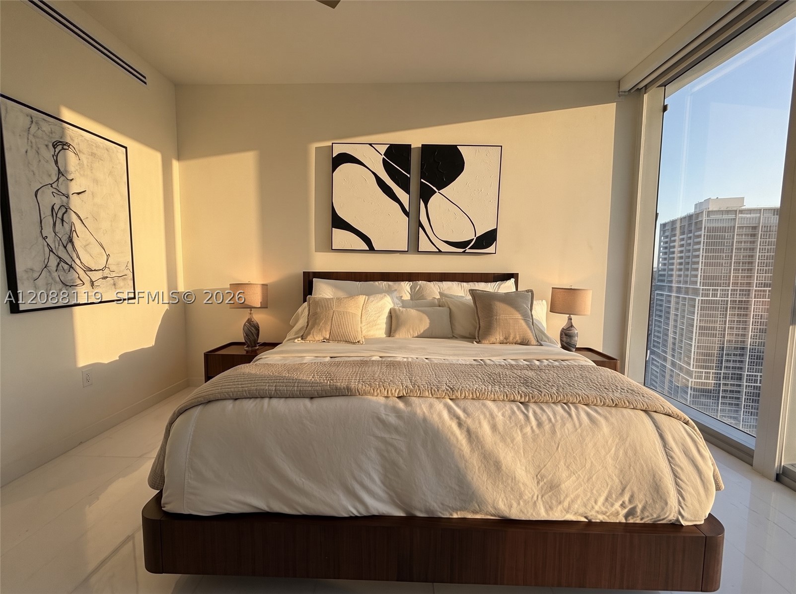 300 Biscayne Boulevard Way #4007W, Miami FL 33131