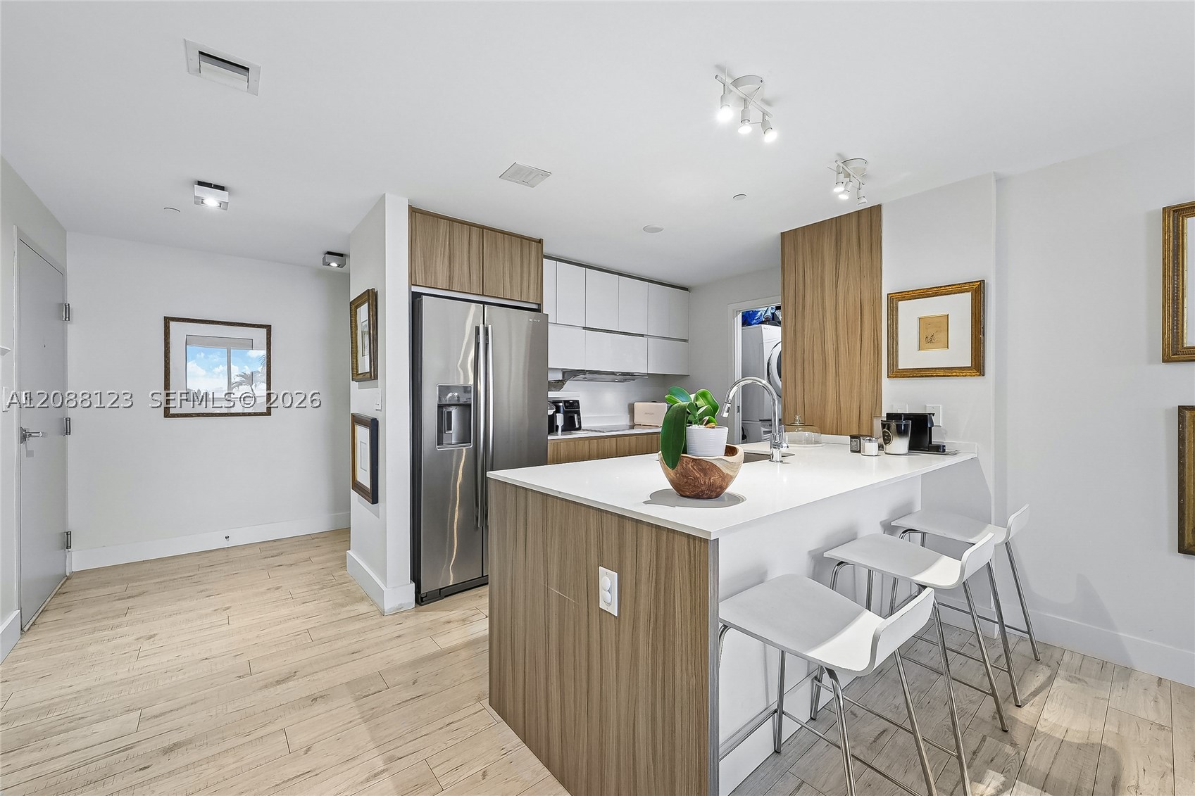 600 NE 27th St #704, Miami FL 33137