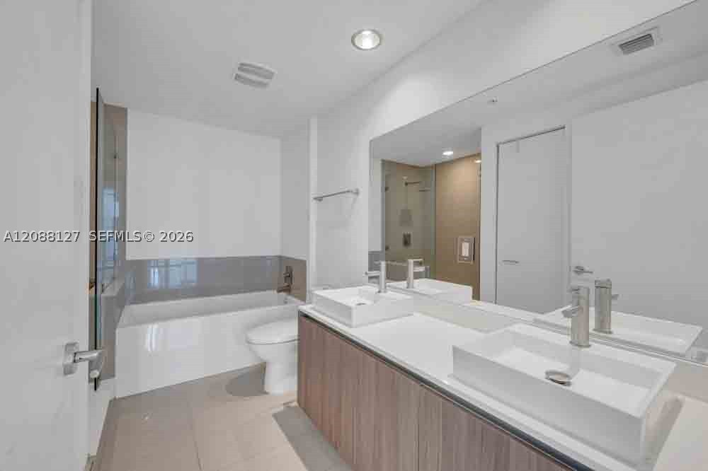 201 SW 17th Rd #302, Miami FL 33129