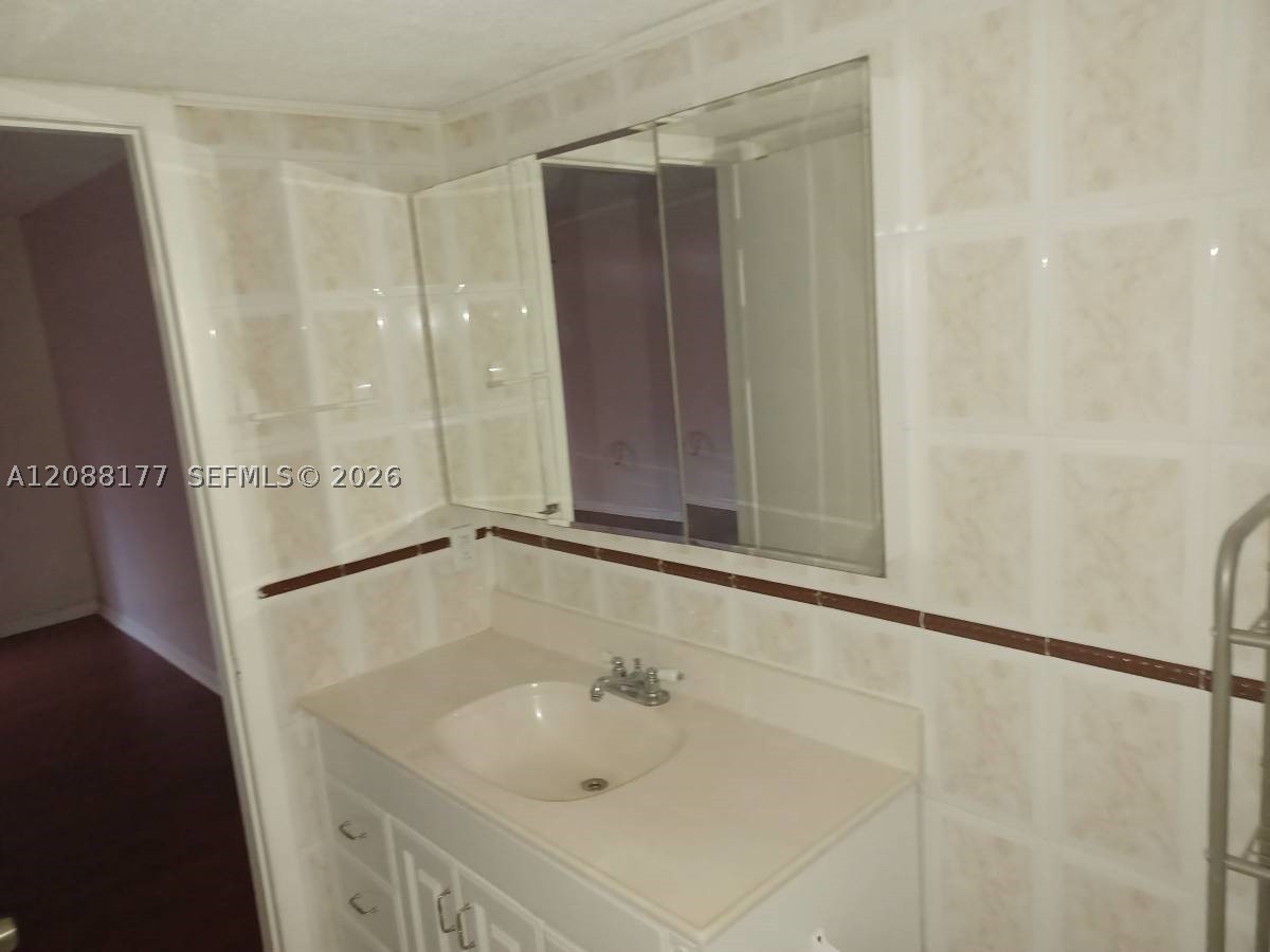 7170 Fairway Dr #M2, Miami Lakes FL 33014