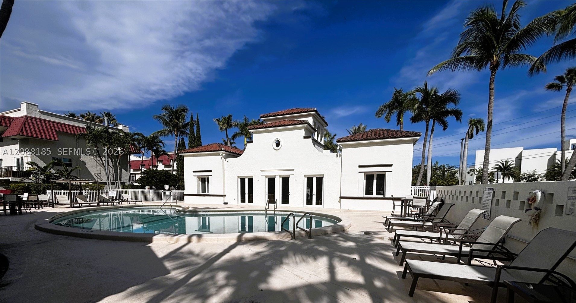 6703 N Kendall Dr #405, Pinecrest FL 33156
